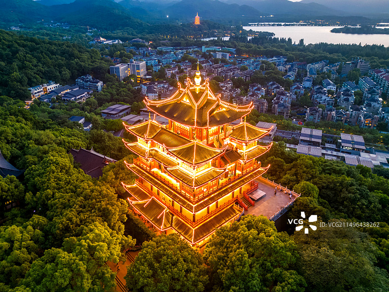 杭州吴山城隍阁夜景航拍图片素材
