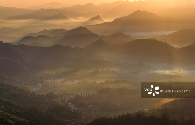 浙江丽水丽新东西岩麒上云海日出图片素材