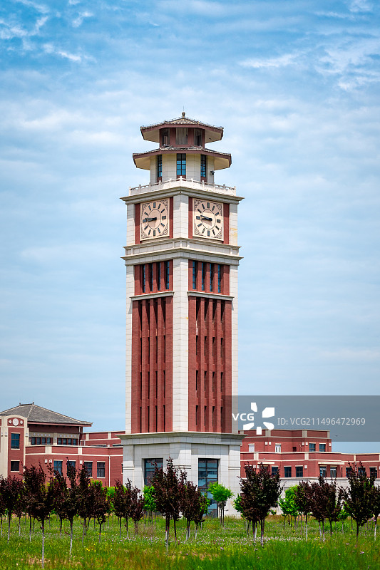 西式古典钟楼，塔楼大钟，渭南师范学院富平校区图片素材