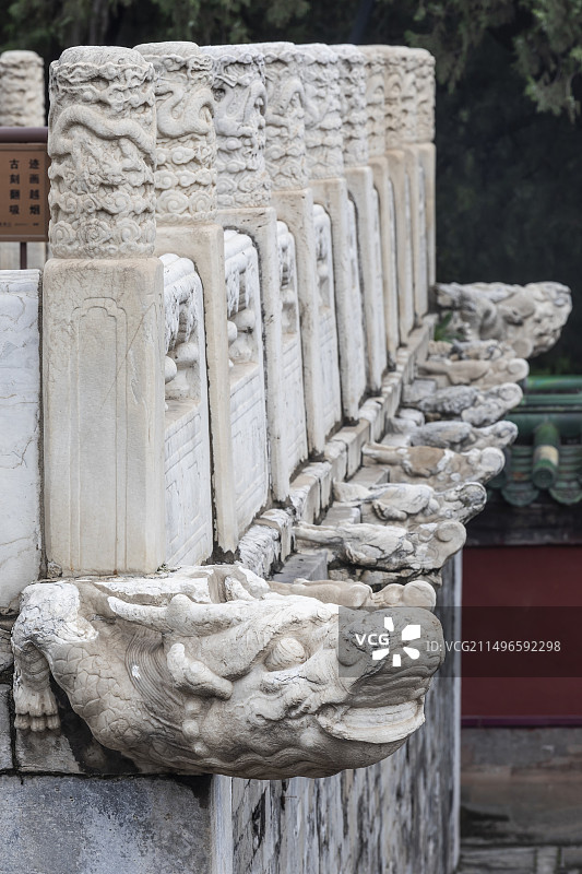 古建筑台基下端的蚣蝮图片素材