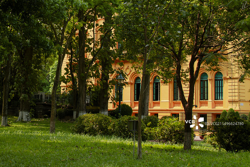 越南黄色建筑的风格与特色图片素材