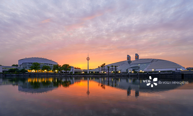浙江大学紫金港校区小剧场、月牙楼晚霞图片素材
