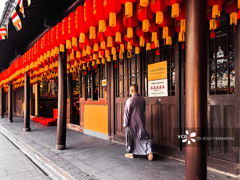 寺庙里的僧侣图片素材