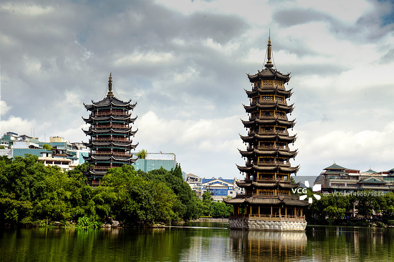 中国广西桂林日月双塔公园图片素材