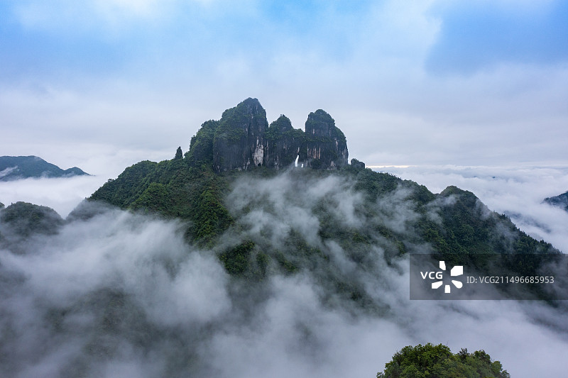 航拍湖南湘西保靖县吕洞山晨曦云海风光图片素材