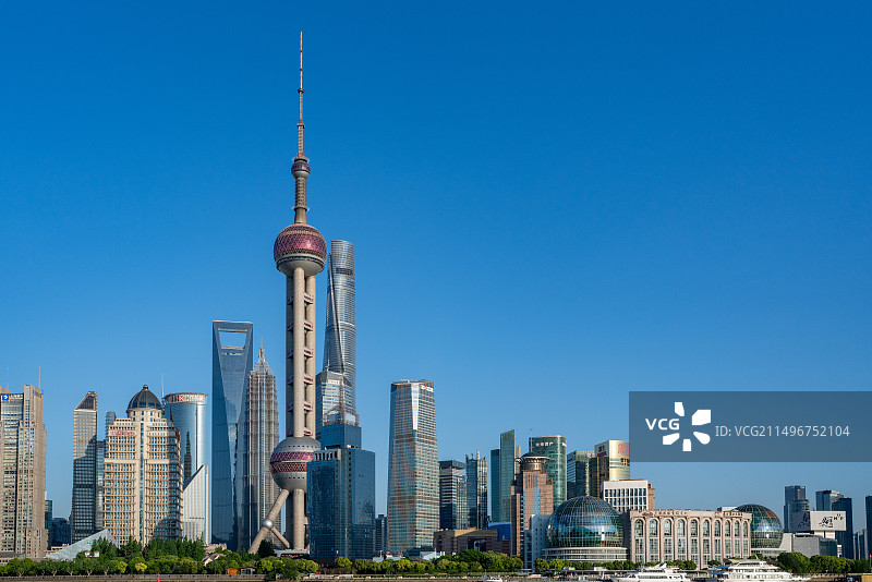 上海虹口外滩看浦东新区陆家嘴商务区图片素材