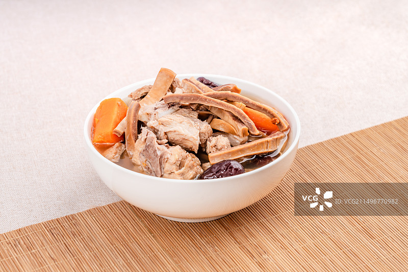 墨鱼排骨汤图片素材