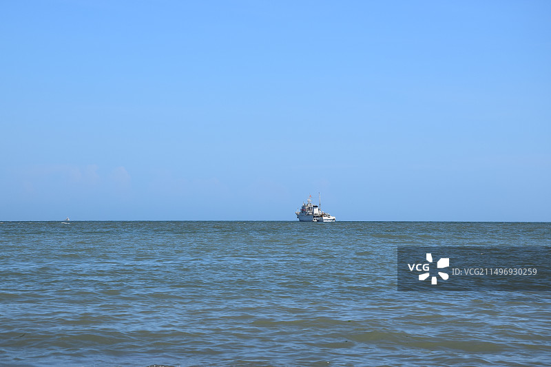 海上的船图片素材