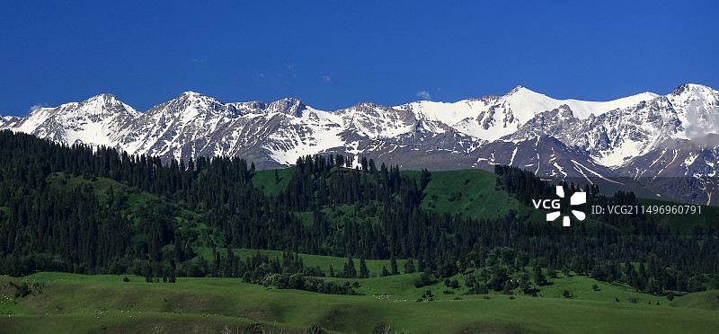 新疆独库公路望天山山脉图片素材