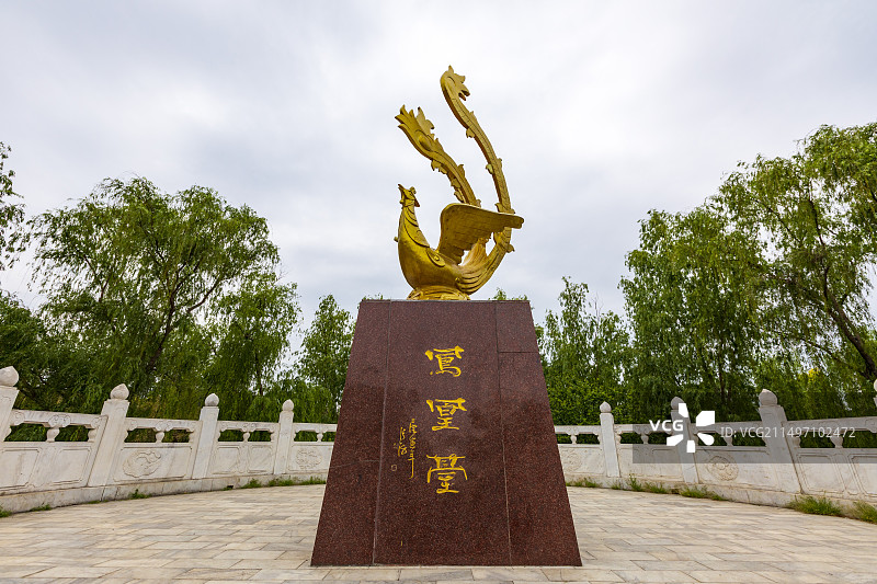 漯河小商桥景区凤凰台雕塑图片素材