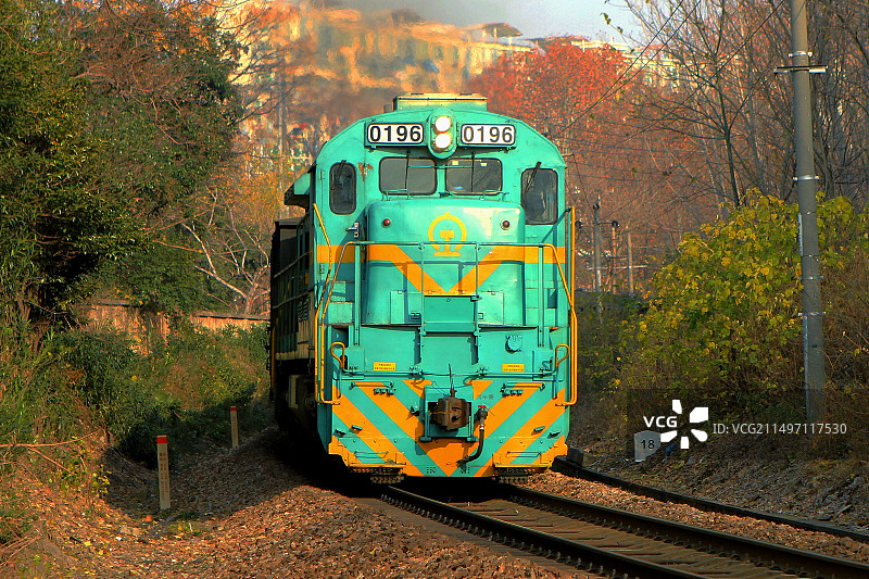 飞驰的列车图片素材