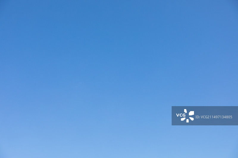 万里无云的蓝色天空图片素材