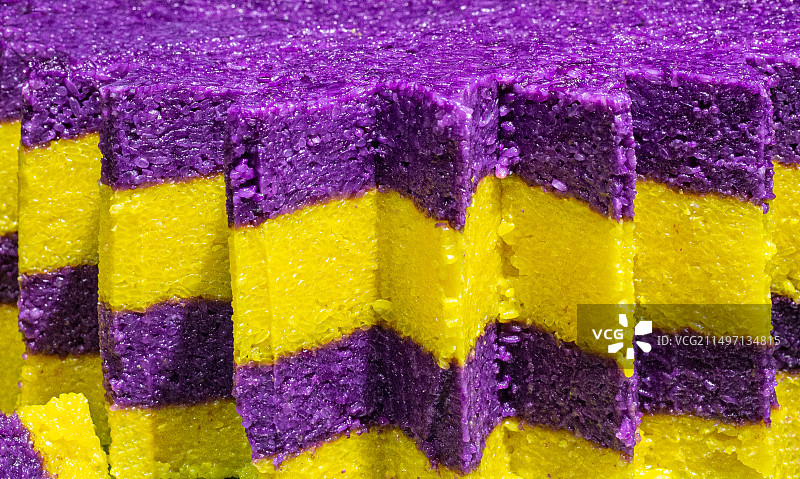 整块的紫米桂花糕图片素材