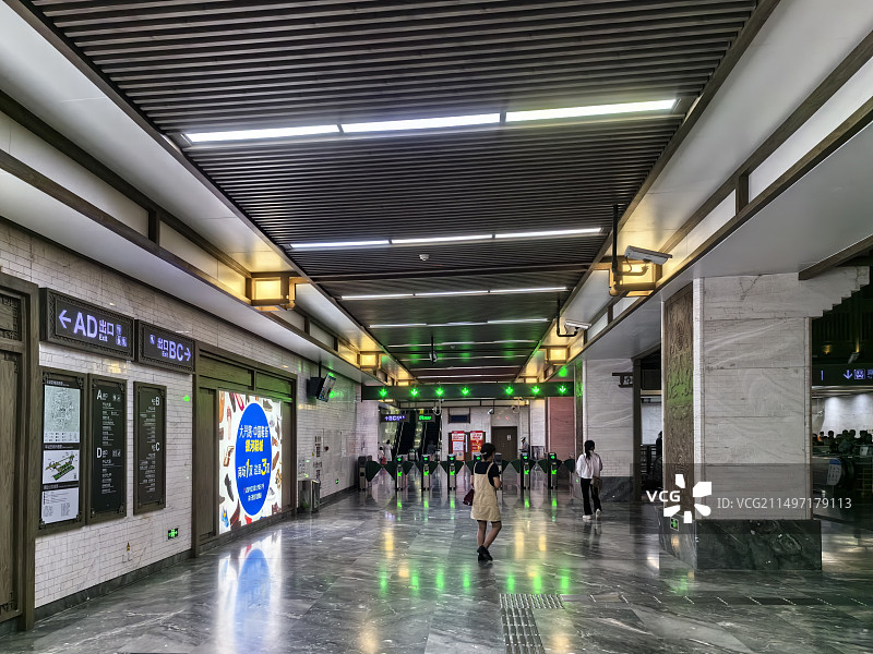 武汉6号线汉正街地铁站站厅特色传统风格装饰装修图片素材