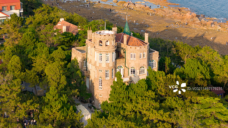 航拍青岛市南区花石楼图片素材