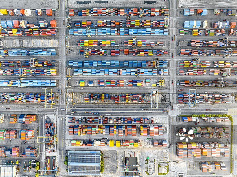 浙江省嘉兴市乍浦国际港嘉兴港乍浦港集装箱堆场密集堆放长三角杭州湾图片素材