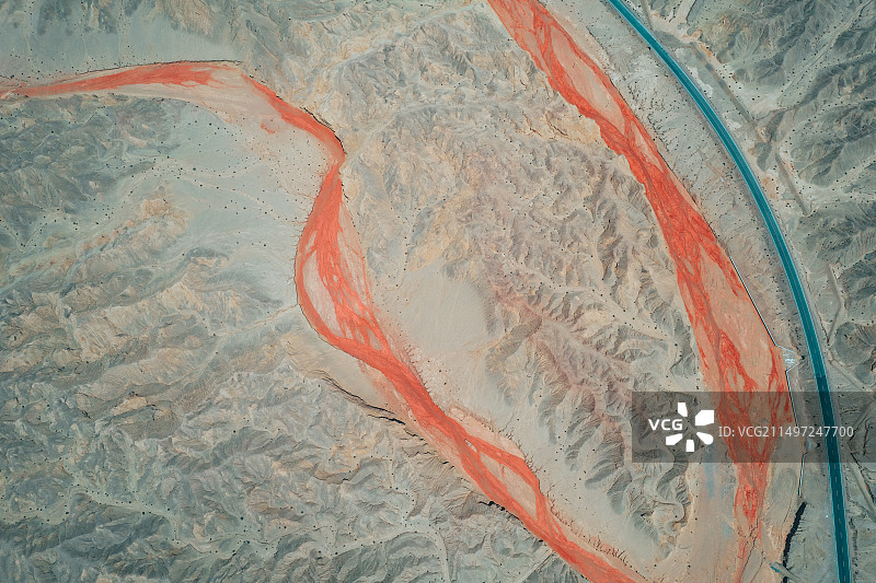 航拍青海315国道大地之血图片素材