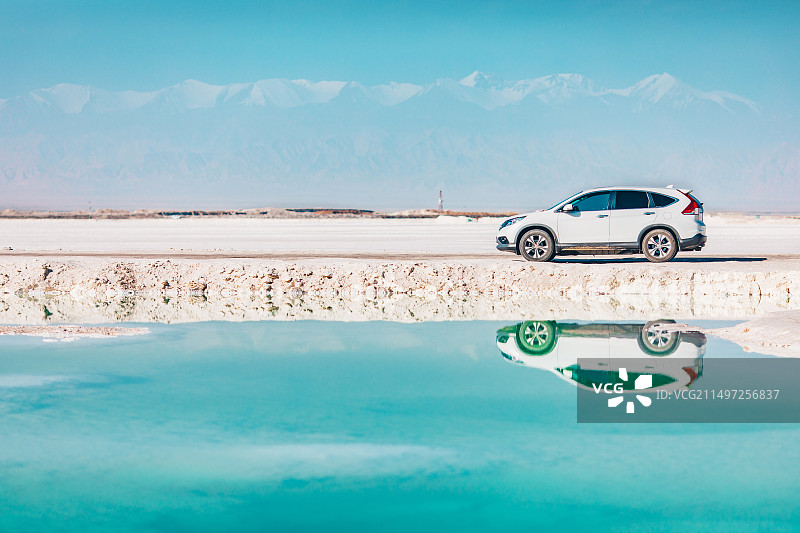 航拍青海茫崖翡翠湖图片素材