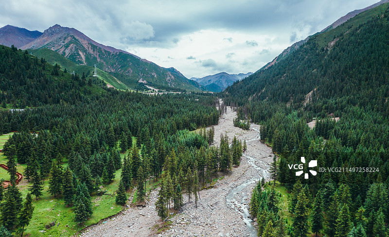 航拍青海祁连冰沟林海图片素材