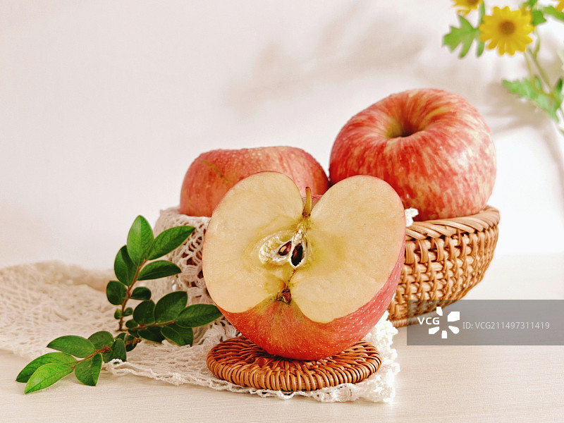 静物练习:红苹果图片素材