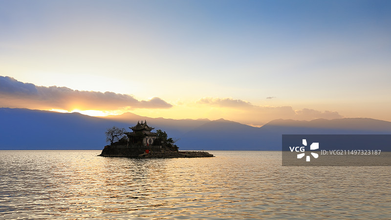 云南大理洱海小普陀岛图片素材