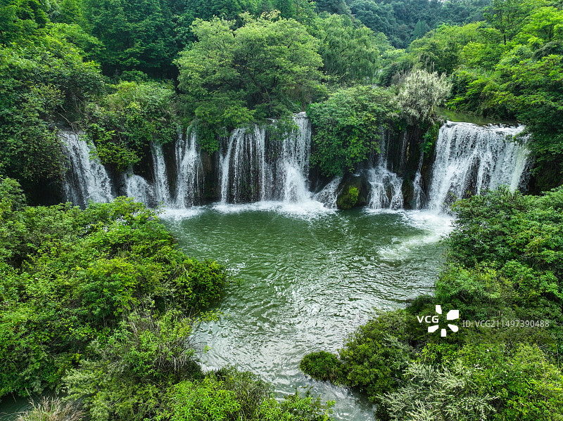 贵阳天河潭旅游风景区，山青水秀风景如画。图片素材