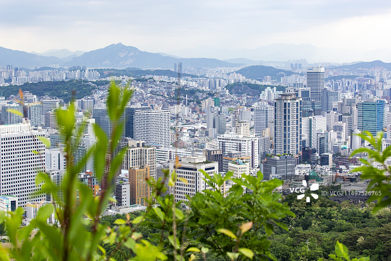 在韩国首尔南山公园俯拍首尔城市风光图片素材