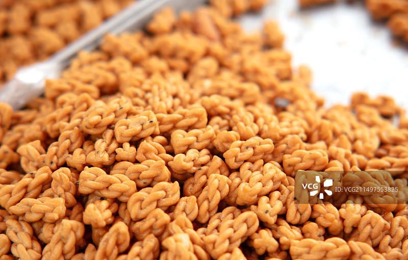 油炸麻花小零食图片素材