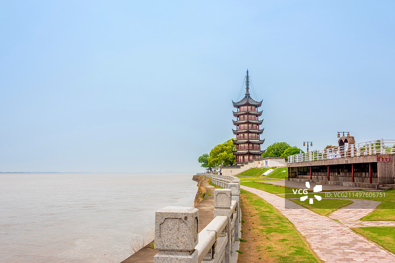 中国浙江嘉兴海宁盐官观潮胜地公园图片素材