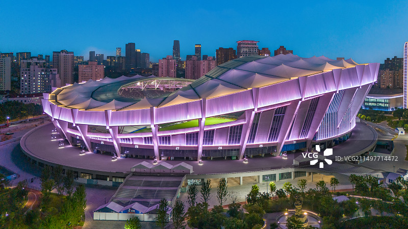 上海八万人体育场俯拍夜景图片素材