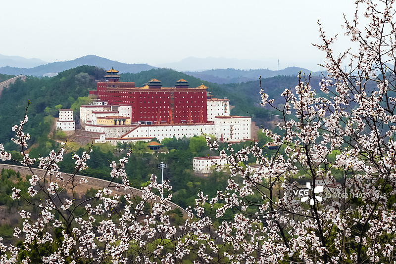 遥看小布达拉宫图片素材