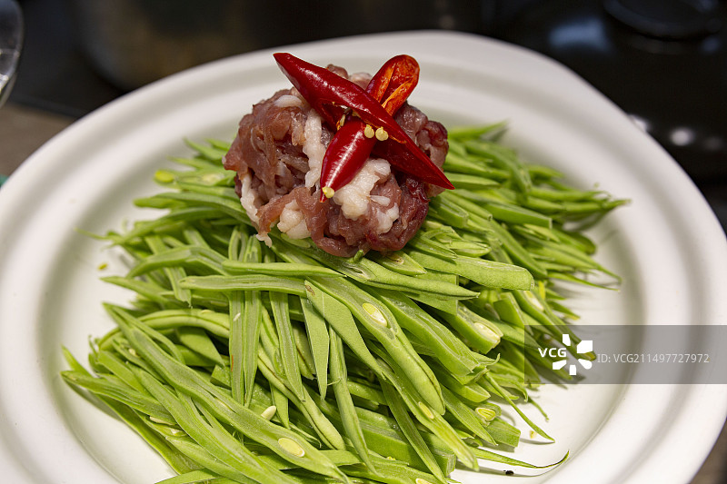 餐饮食材菜品鱼头汤豆腐腊肉虾青蛙带鱼锅仔图片素材