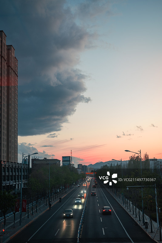 黄昏呼和浩特停车场图片素材