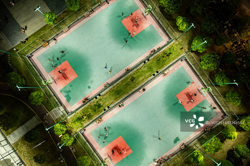 中国江苏扬州湖滨公园夜晚灯光球场航拍图片素材