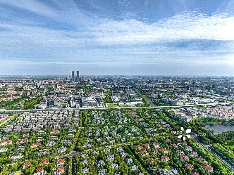 东郊别墅 张江科学之门双子塔 航拍浦东张江高科技园区 张江科学城 龙东高架路图片素材
