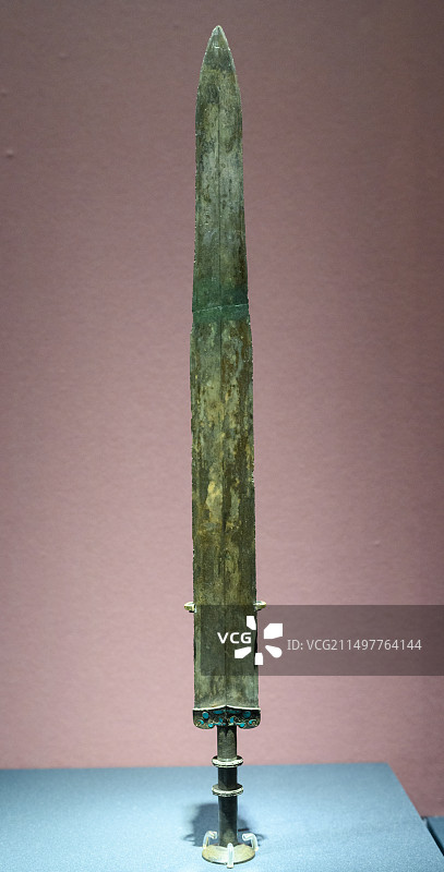春秋时期嵌松石剑图片素材
