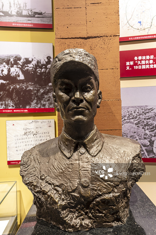 吉林省博物院“吉林人民革命斗争史陈列”展：马仁兴雕像（1904生，河北平乡县人）图片素材