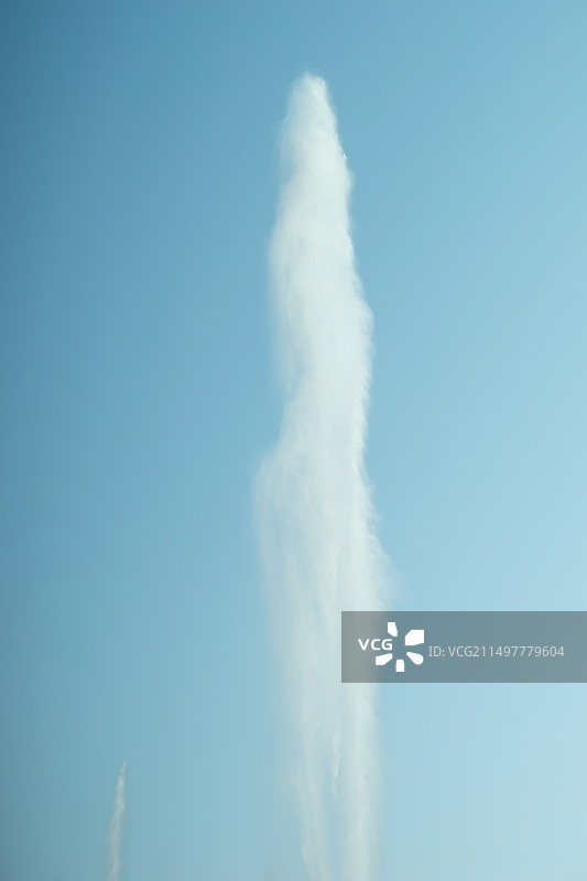 中国非都市风光拍摄主题，山东省泰安市岱天平湖泰山西湖亚洲最大喷泉，户外白昼无人图像摄影图片素材