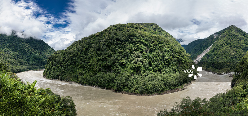 西藏墨脱雅鲁藏布江林多大拐弯图片素材