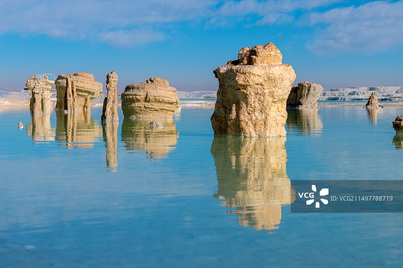 察尔汗盐湖图片素材