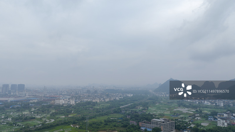 广西桂林高铁动车和谐号大气田园风光航拍图片素材