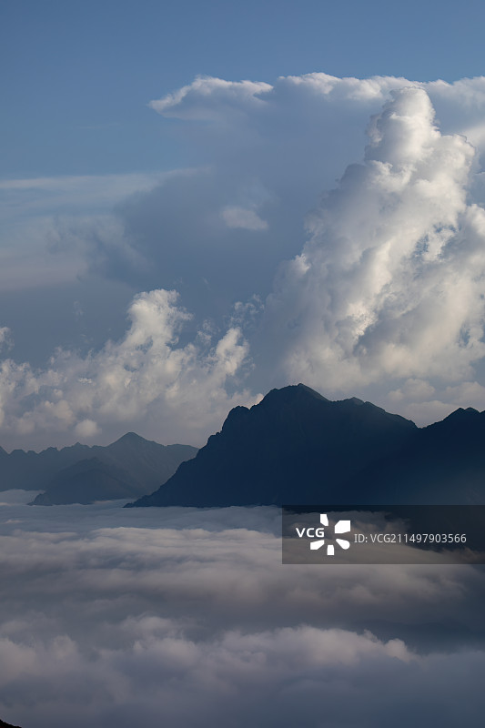 川西高山云海图片素材
