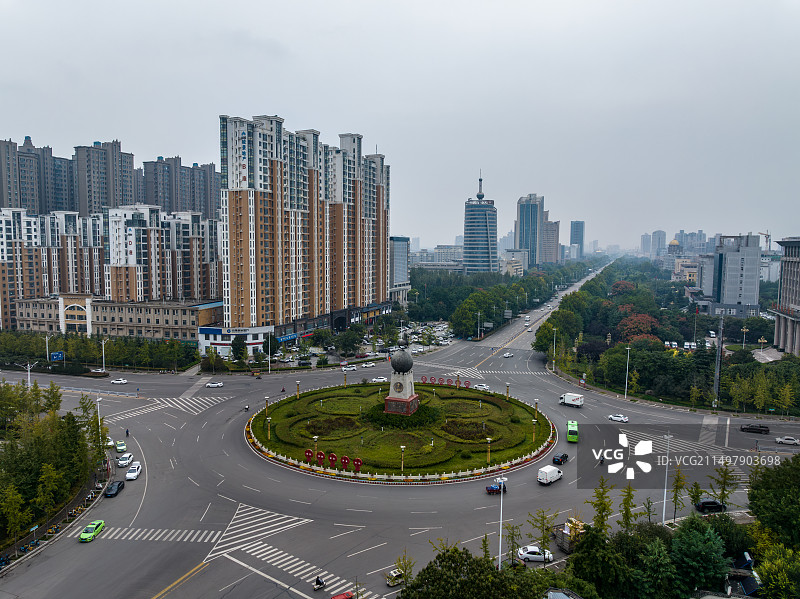 中国河南禹州市禹王大道马踏飞燕航拍图片素材