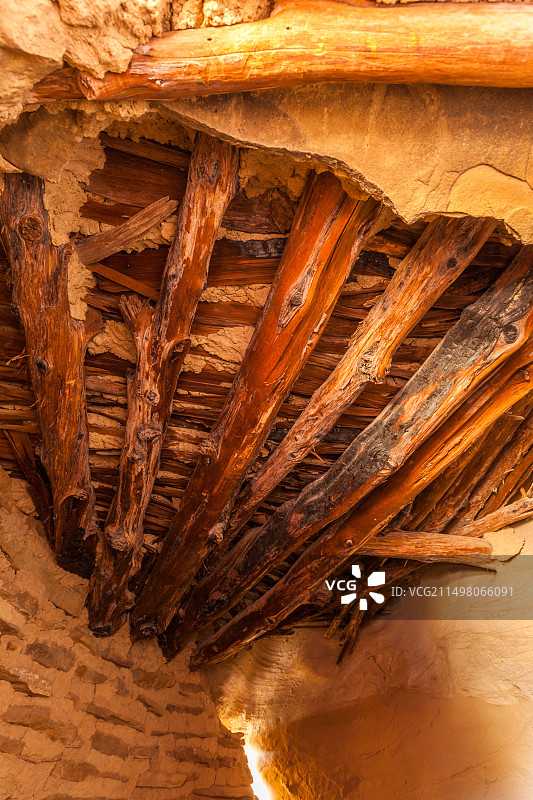 美国犹他州双层粮仓遗址的天花板木材图片素材