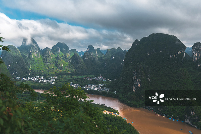 中国广西桂林阳朔兴坪漓江老寨山桂林山水甲天下漓江山水甲桂林图片素材