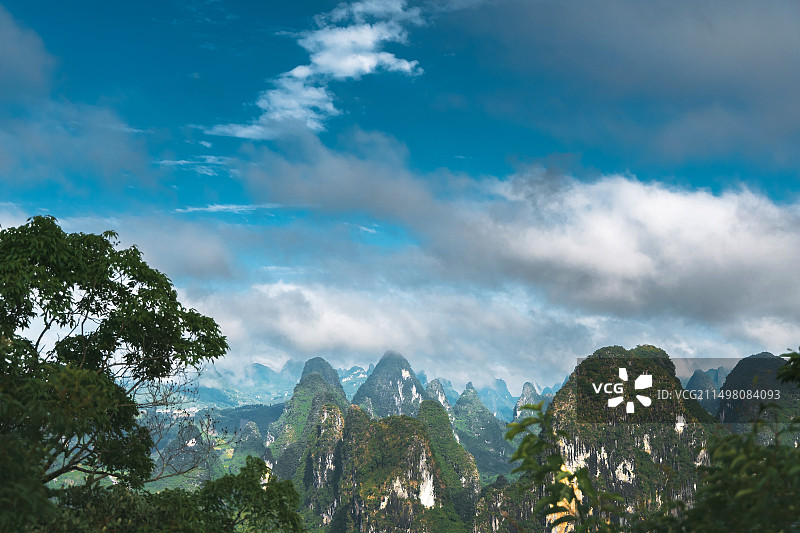 中国广西桂林阳朔兴坪漓江老寨山桂林山水甲天下漓江山水甲桂林图片素材