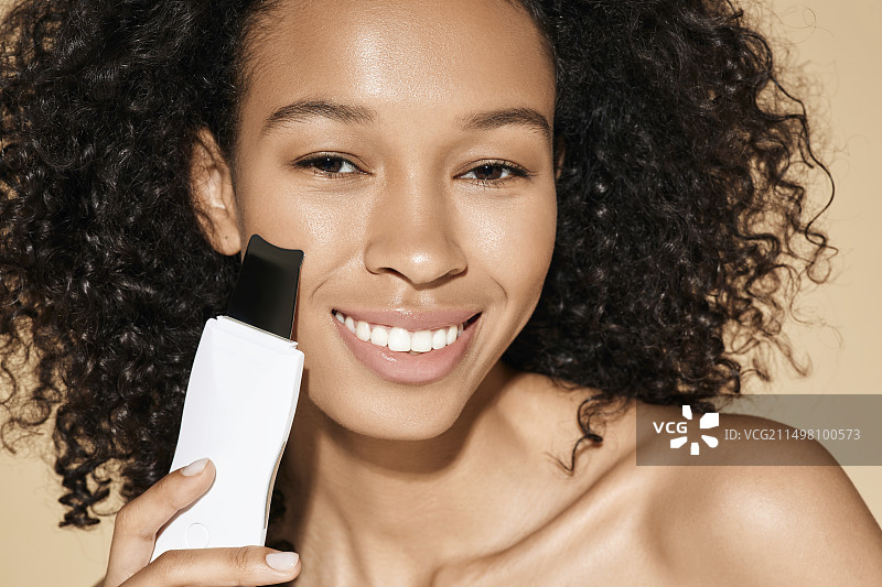 超声波面部清洁图片素材