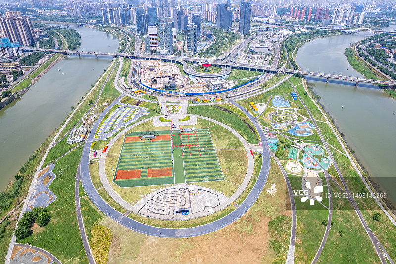 中国长沙马栏山鸭嘴公园足球场图片素材