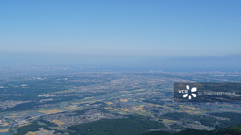 日本三重县铃鹿山脉藤原岳登山风光 初夏新绿图片素材