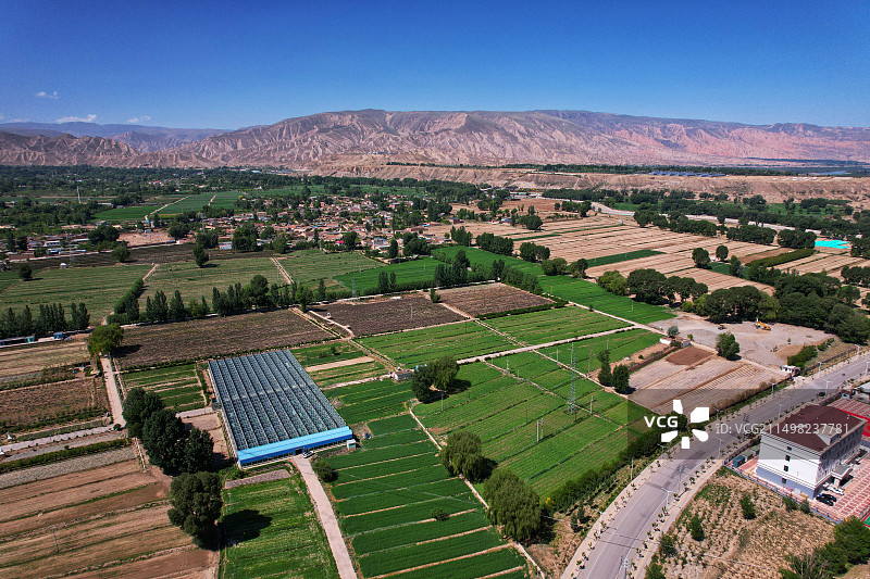 航拍贵德县图片素材